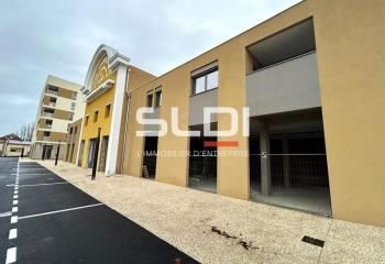 Local commercial à vendre - 349 m²