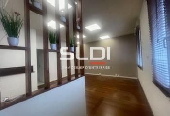 Location bureau Décines-Charpieu - Proche transports