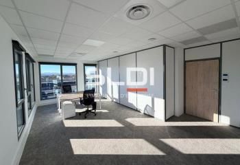 Location bureau Chassieu - Centre d'affaires neuf et lumineux