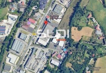 Location local commercial Saint-Genis-Laval - 750 m²
