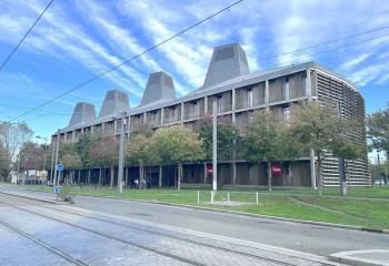 Location bureaux Bordeaux Bassins à Flots - Proche tram B et Cité du Vin