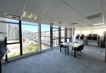 Location bureaux Bordeaux - Bassins à flot, proche tram et Cité du Vin