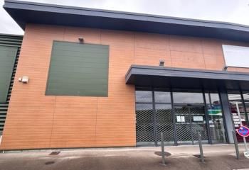 Local commercial à louer Vinzelles - Facade Route Nationale