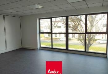 Location bureaux Limas - Proche autoroute A6 et gare SNCF