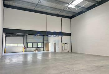 Location cellule d'activités Corbeil-Essonnes - Proche zone commerciale et axes routiers