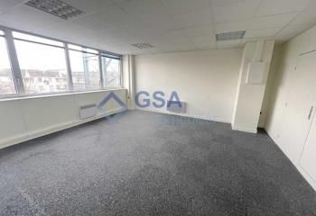 Location bureaux Courcouronnes - Proche RER, Tram et centre commercial Evry 2