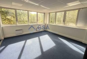 Location bureaux Courcouronnes - Face centre commercial Evry 2