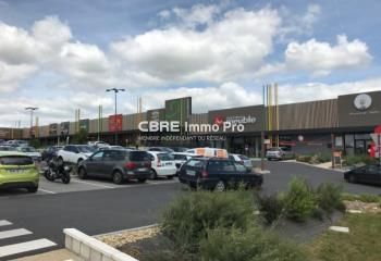 Local commercial à louer Chasseneuil-du-Poitou - Zone des Philambins