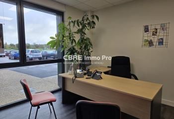 Bureaux à louer Biard - Proximité autoroute, aéroport et gare