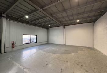 Locaux d'activités à louer Beaugency - Accès porte sectionnelle