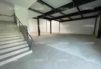 Location local d'activité Chanteloup-en-Brie - Proche transports