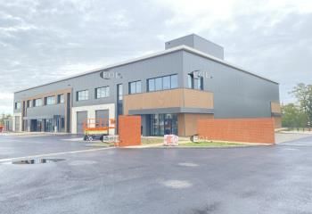 Location local d'activité Saint-Priest - Proche Vénissieux - Terrasse privative