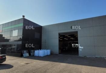 Local d'activité à louer Vaulx-en-Velin - Ponts roulants et espace extérieur