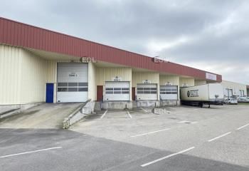 Location entrepôt Corbas - Quais et bureaux - Visibilité commerciale