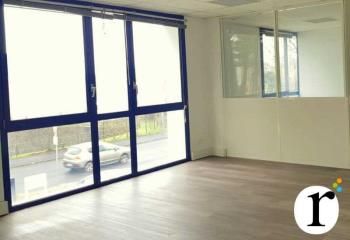 Location bureaux Villeneuve-d'Ascq - Parc de la Plaine, proche bus et métro