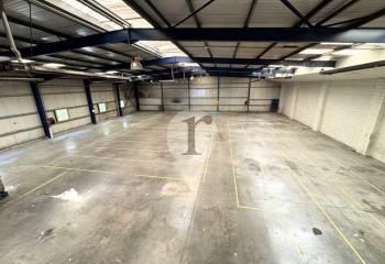 Locaux d'activité à louer Lieu-Saint-Amand - Proximité A2 et transports