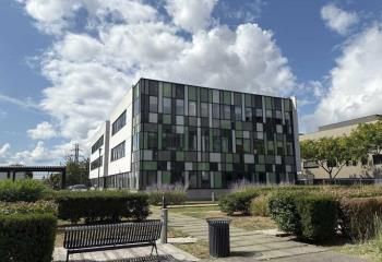Location bureaux Lyon 7 - Pôle scientifique Gerland, proche métro et autoroutes