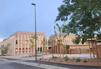 Vente bureaux Bron - Proche périphérique Laurent Bonnevay, tram T5 et aéroport Lyon St-Exupéry