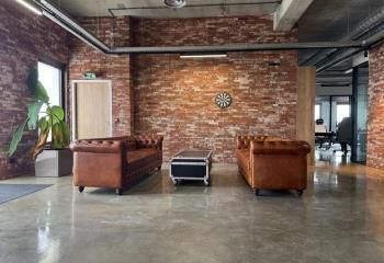 Bureaux à louer Genas - Proche autoroutes, tram et bus