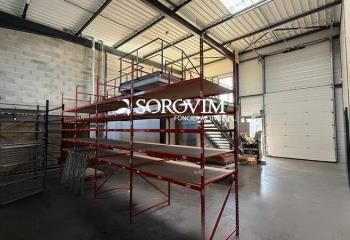 Location local d'activité Décines-Charpieu - Proche T3 et autoroutes