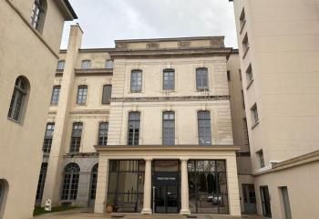 Location bureau - 697 m²