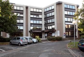 Location bureaux Créteil - Proche centre commercial Créteil Soleil et transports