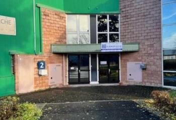 Local d'activité à louer Saint-Thibault-des-Vignes - Proximité A104