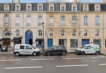 Location bureaux Bordeaux - Place Gambetta, proche tram et bus