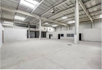 Location activité/entrepôt - 2400 m²