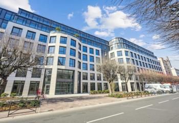 Location bureaux Levallois-Perret - Proche métro Pont de Levallois-Bécon