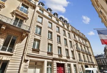 Location bureaux Paris 8 - Proche bus, métro, RER, Transilien et SNCF
