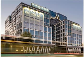 Location bureaux Paris 18 - Proche transports en commun
