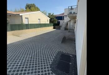 Location bureaux Léognan - Proximité école primaire et parking