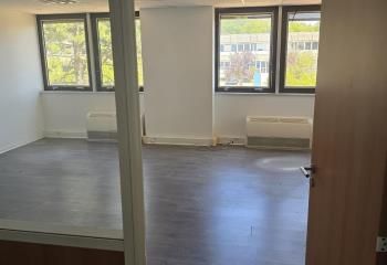 Location bureaux Bordeaux Lac - Proche rocade, tram et réseau TBM