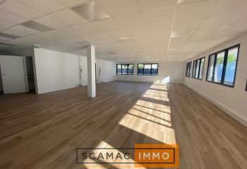 Location bureaux Éguilles - Proche commerces et axes autoroutiers