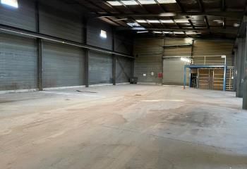 Location entrepôt Brignoles - 2177 m² - 218 places de parking