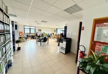 Location bureaux Fréjus 1er étage - Proche A8 et commerces