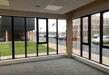 Location bureaux Villeneuve-d'Ascq - Proche Lille, 24 places de parking