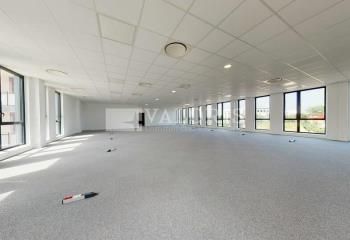 Location bureaux Vaulx-en-Velin - Proche métro, tramway et gare Part-Dieu