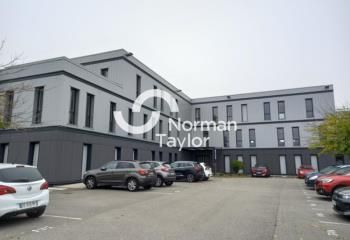 Location bureaux Pusignan - Proche D517, D302 et A432