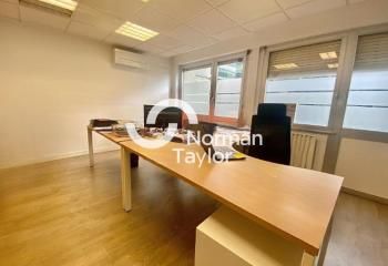 Location bureau Lyon 3 - Proche gare Part-Dieu, métro, bus et périphérique