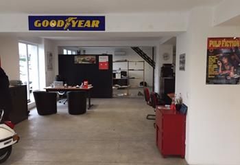 Location entrepôt Halluin - 20 places de parking