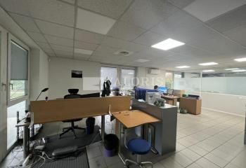 Location bureaux Bron - Proche transports en commun