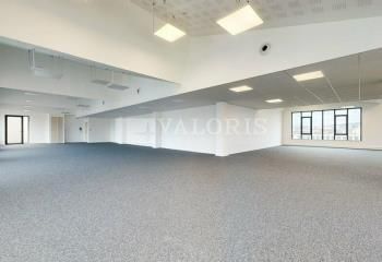 Location bureaux Lyon 7 - Proche tram, métro et gare Jean Macé