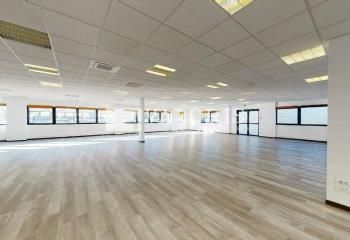 Location bureaux Saint-Priest - Proche Tramway T2 et A43