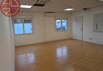 Location bureaux Labarthe-sur-Lèze, zone industrielle, 20 places de parking