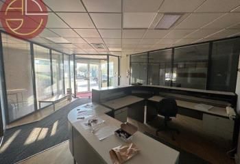 Bureaux à louer Cugnaux, proche axe passant, 8 parkings aériens