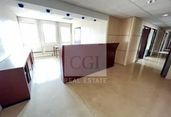 Location bureaux Villeurbanne - Proche rocade, métro A et bus