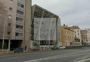 Location bureaux Lyon 7 - Proche périphérique, tram T4 et métro D