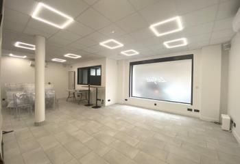 Bureaux à vendre Paris 17, proche métro, 4 niveaux, 436 m²